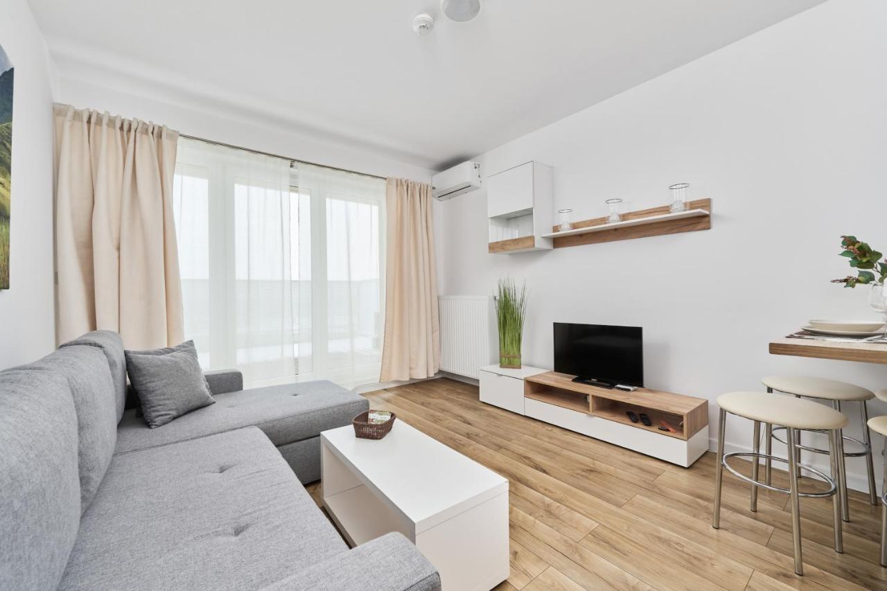 Apartment Krakowska 39 With Ac & Parking & Loggia Wroclaw By Noclegi Renters Exterior photo