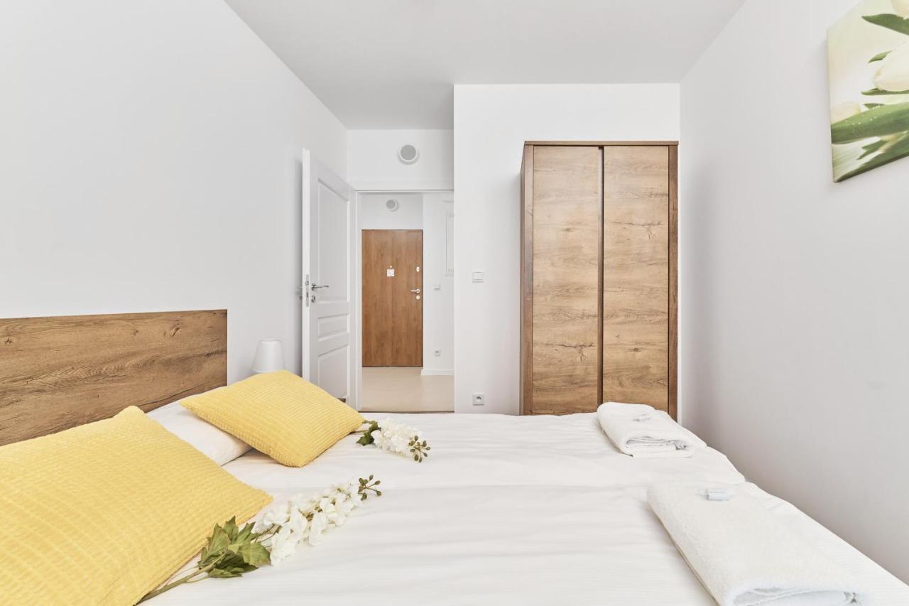 Apartment Krakowska 39 With Ac & Parking & Loggia Wroclaw By Noclegi Renters Exterior photo