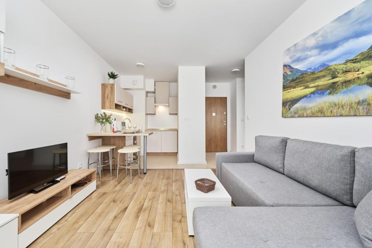 Apartment Krakowska 39 With Ac & Parking & Loggia Wroclaw By Noclegi Renters Exterior photo