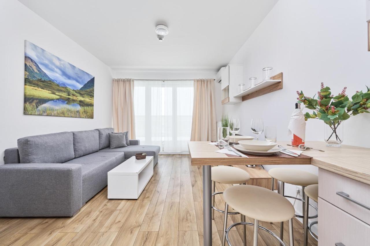 Apartment Krakowska 39 With Ac & Parking & Loggia Wroclaw By Noclegi Renters Exterior photo
