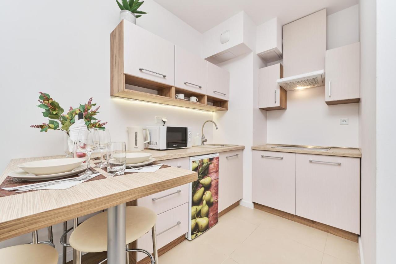 Apartment Krakowska 39 With Ac & Parking & Loggia Wroclaw By Noclegi Renters Exterior photo