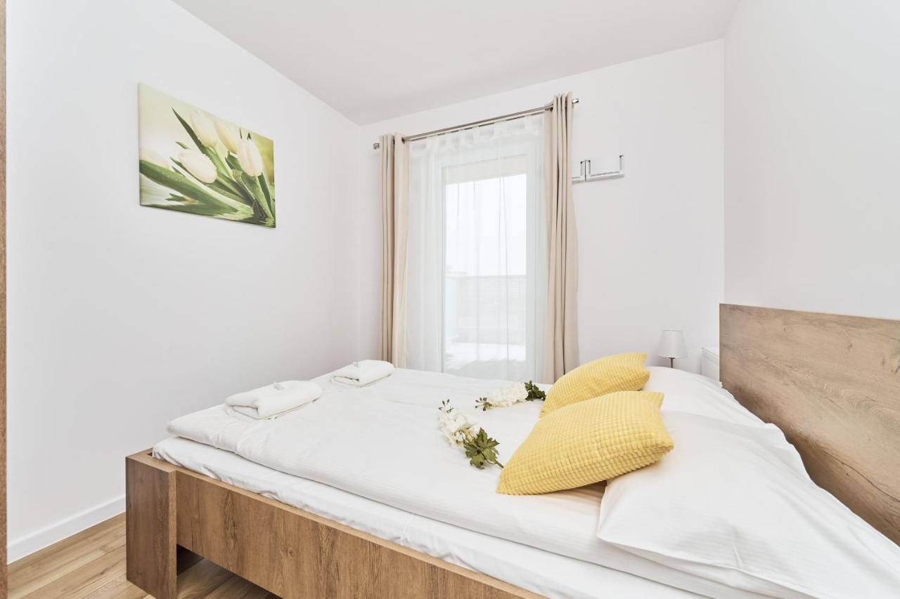Apartment Krakowska 39 With Ac & Parking & Loggia Wroclaw By Noclegi Renters Exterior photo